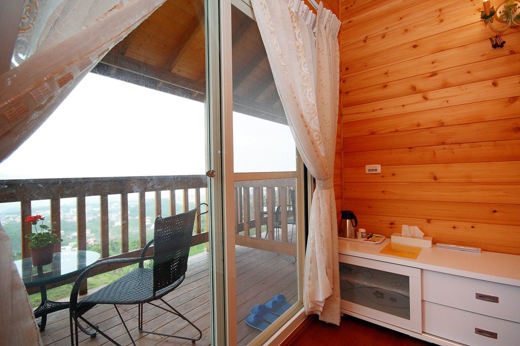 202｜溫馨雙人房（獨立觀景陽台） - 房型照片