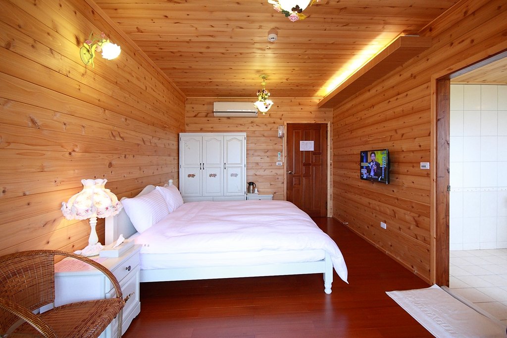 102｜浪漫雙人房（獨立觀景陽台） - 房型照片