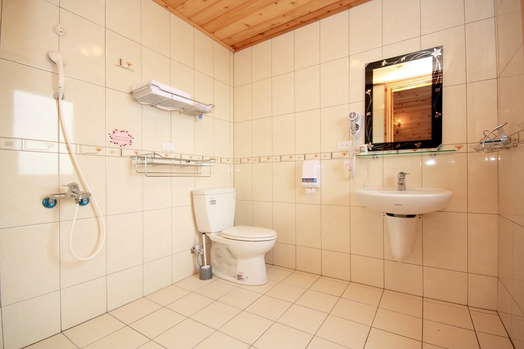 202｜溫馨雙人房（獨立觀景陽台） - 房型照片